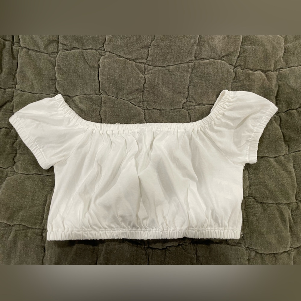Wilfred White Smocked Crop Top Short Sleeve from Aritzia, Worn once!